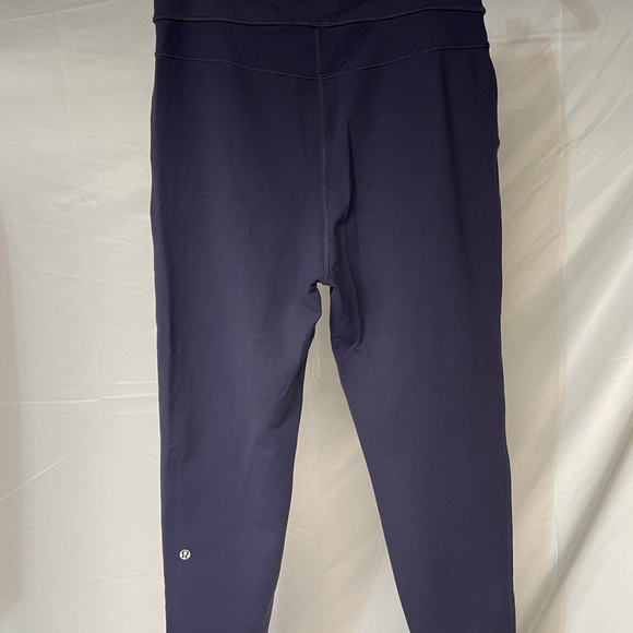 Women’s Size 4 Lululemon cropped slacks (navy) - Picture 5 of 9